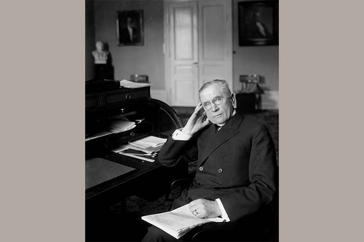 Ernst Trygger at a desk.