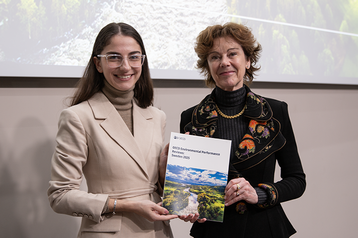Minister for Climate and the Environment Romina Pourmokhtari  and Jo Tyndall, Director of the Environment Directorate at the OECD.